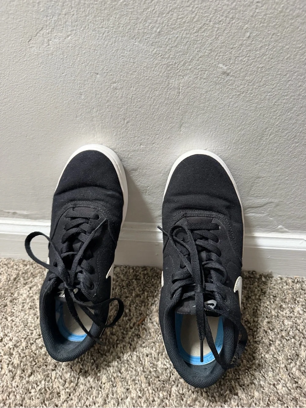 Nike sleek low